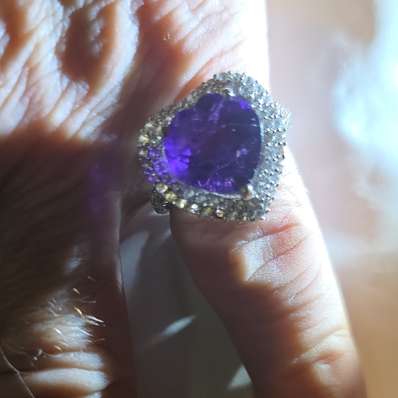Heart-Shaped Purple Gemstone Ring - Picture 8 of 8